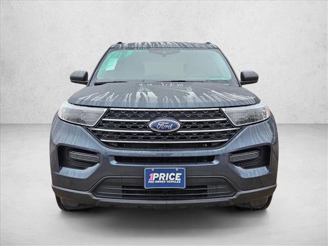 Used 2024 Ford Explorer XLT RWD image 2