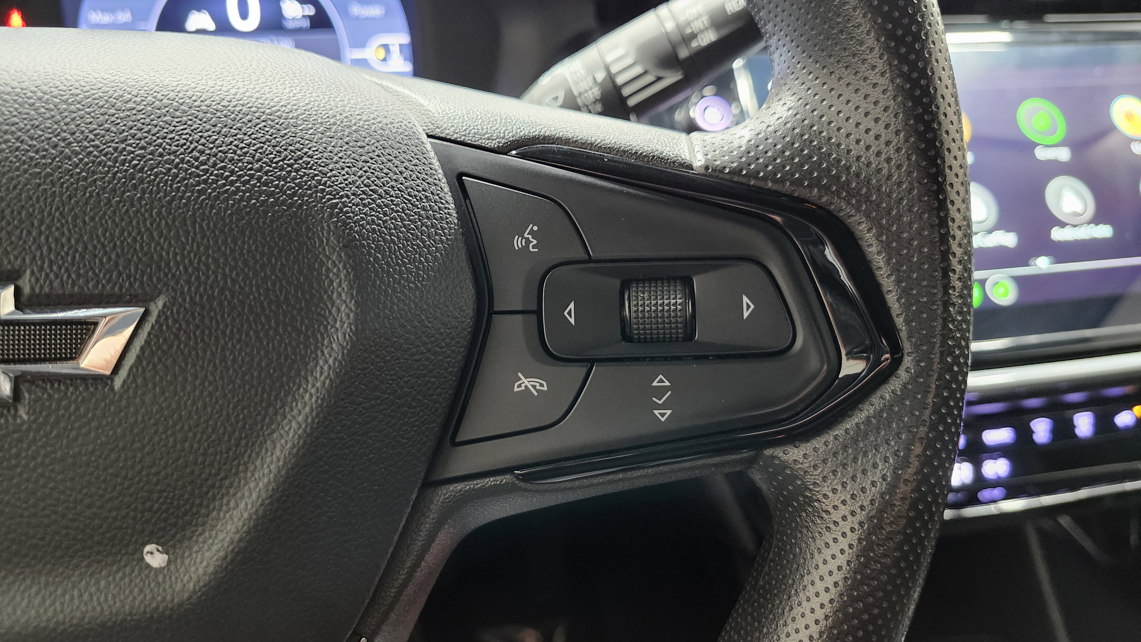 Used 2023 Chevrolet Bolt EUV LT w/ Driver Confidence Package image 31