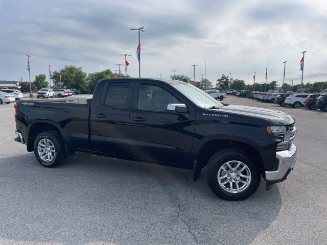 Used 2020 Chevrolet Silverado 1500 LT w/ All-Star Edition AWD/4WD image 2