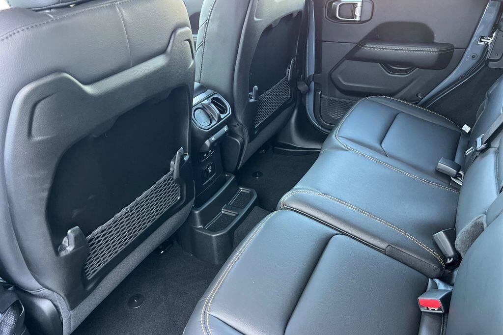 New 2026 Jeep Wrangler Unlimited Sahara AWD/4WD image 12