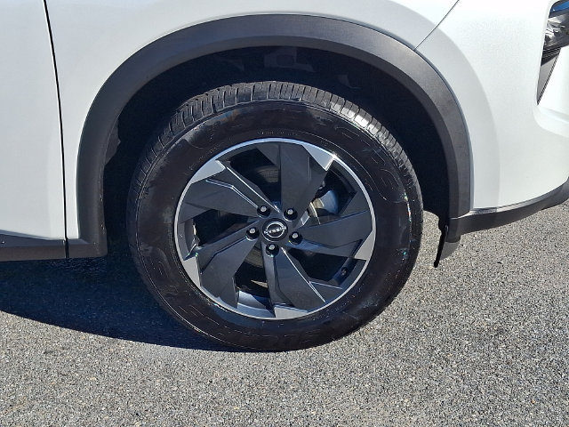 Used 2025 Nissan Rogue SV AWD/4WD image 8