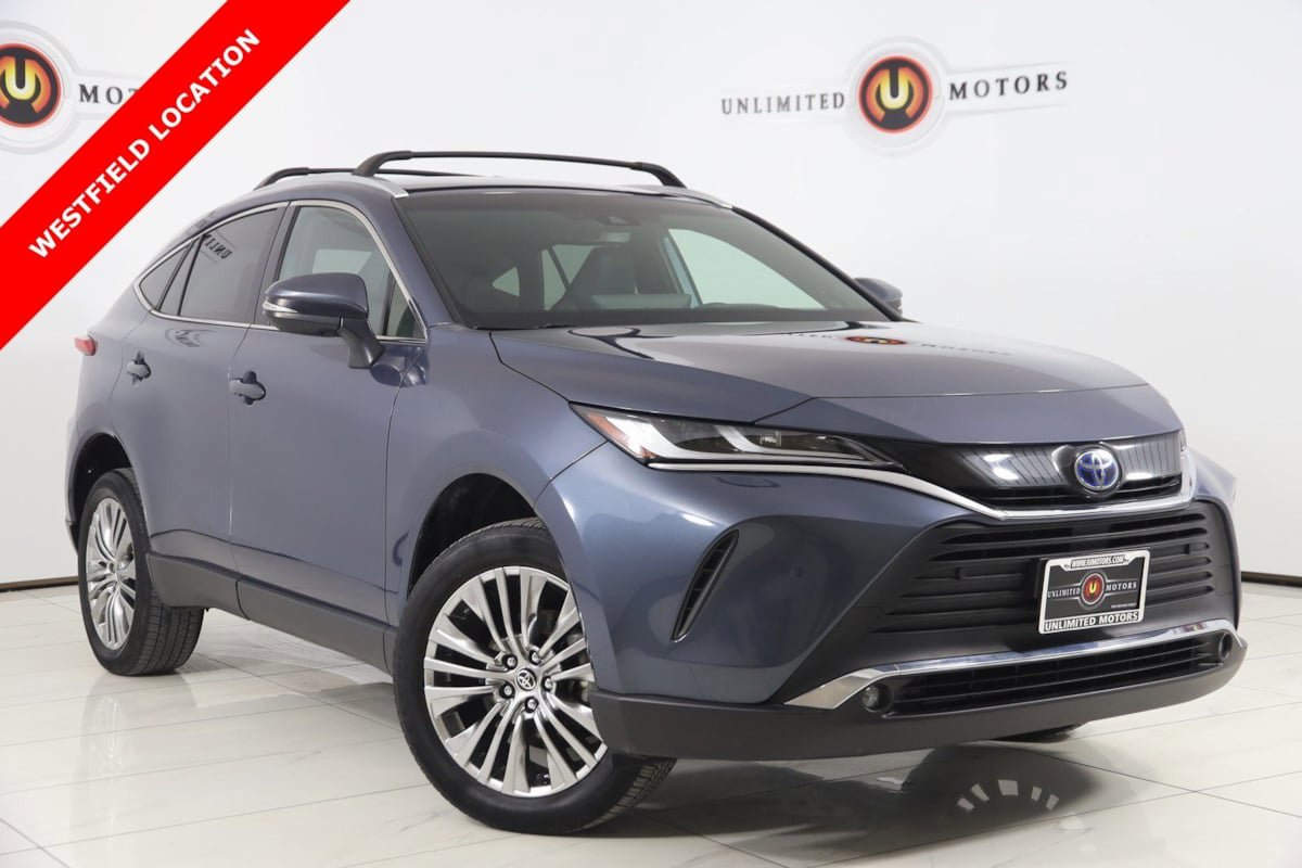 Used 2023 Toyota Venza XLE image 1