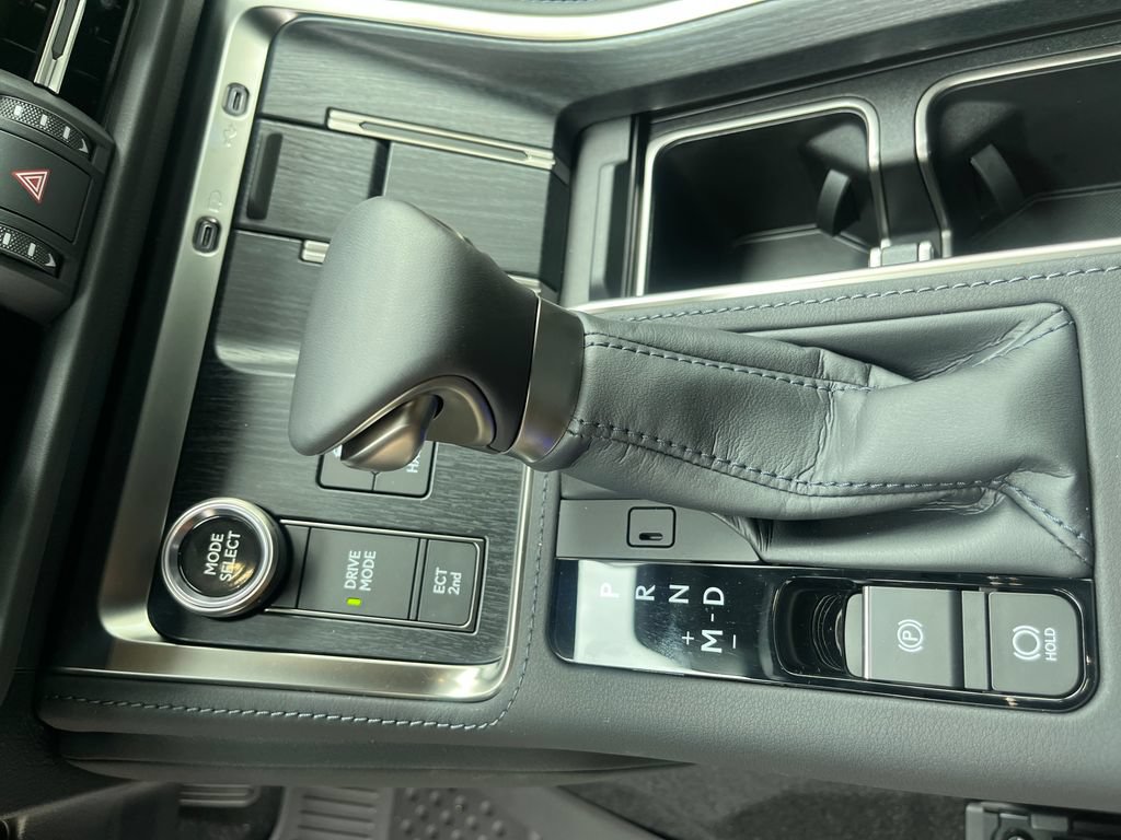 Used 2026 Lexus GX 550 w/ Accessory Package (2T) AWD/4WD image 24