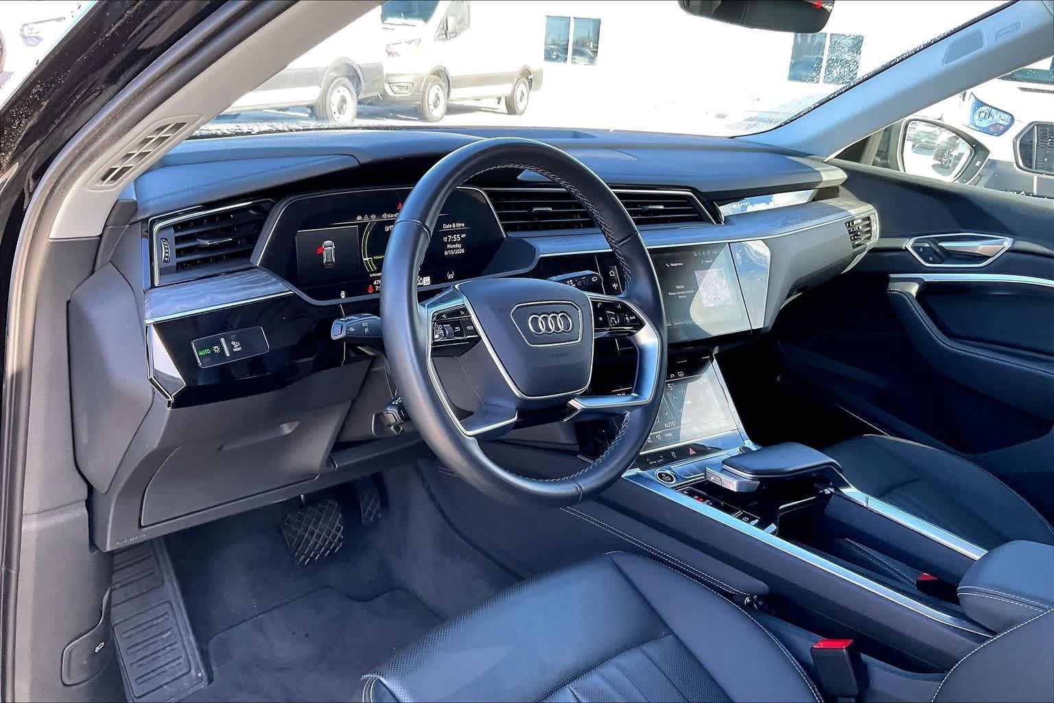 Used 2024 Audi Q8 e-tron Premium Plus w/ Premium Plus Package AWD/4WD image 2