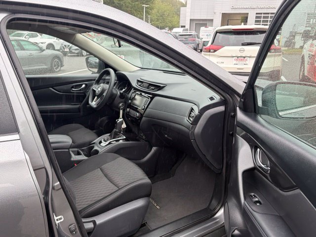 Used 2018 Nissan Rogue S AWD/4WD image 25