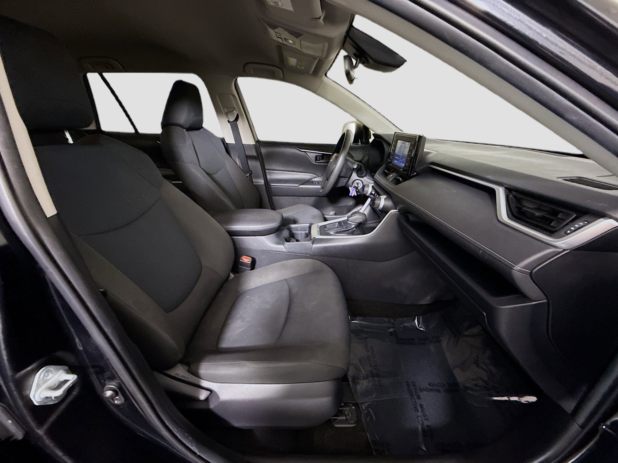 Used 2020 Toyota RAV4 LE image 28