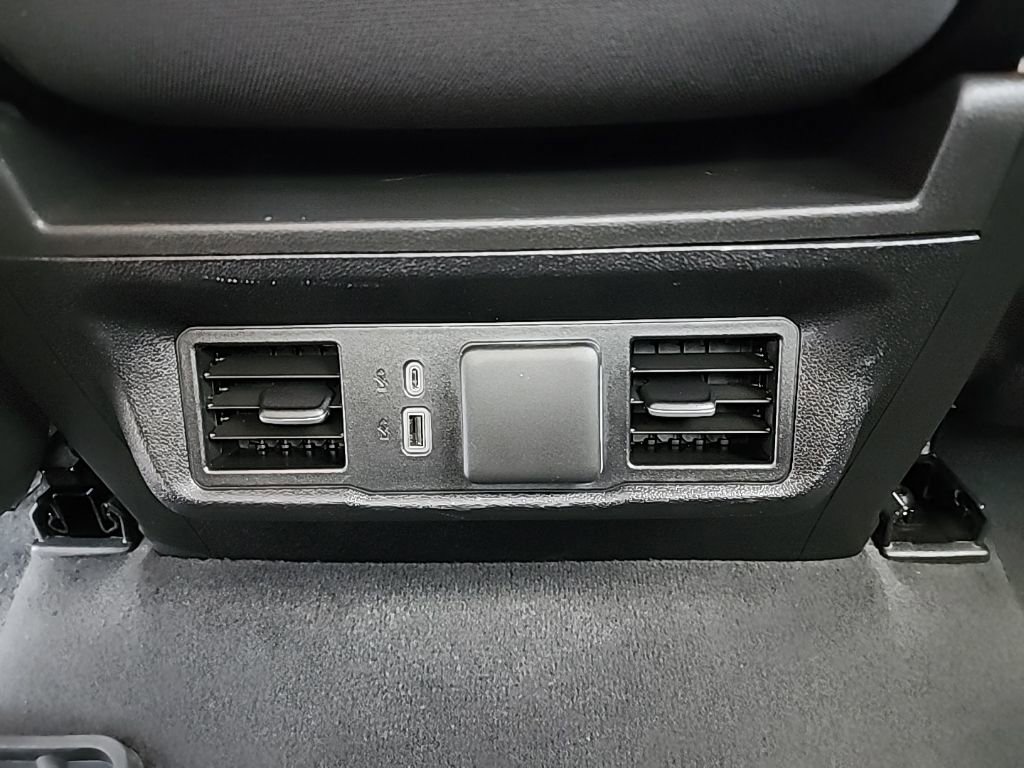 Used 2025 Chevrolet Silverado 1500 LT image 19