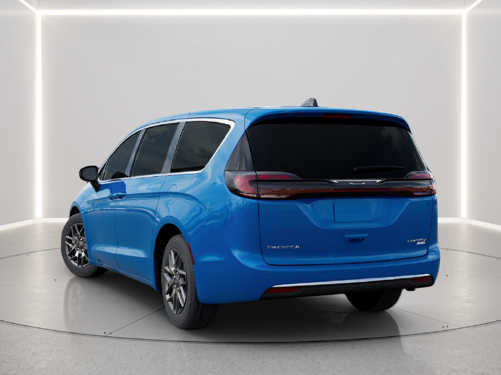 New 2027 Chrysler Pacifica Limited AWD/4WD image 3