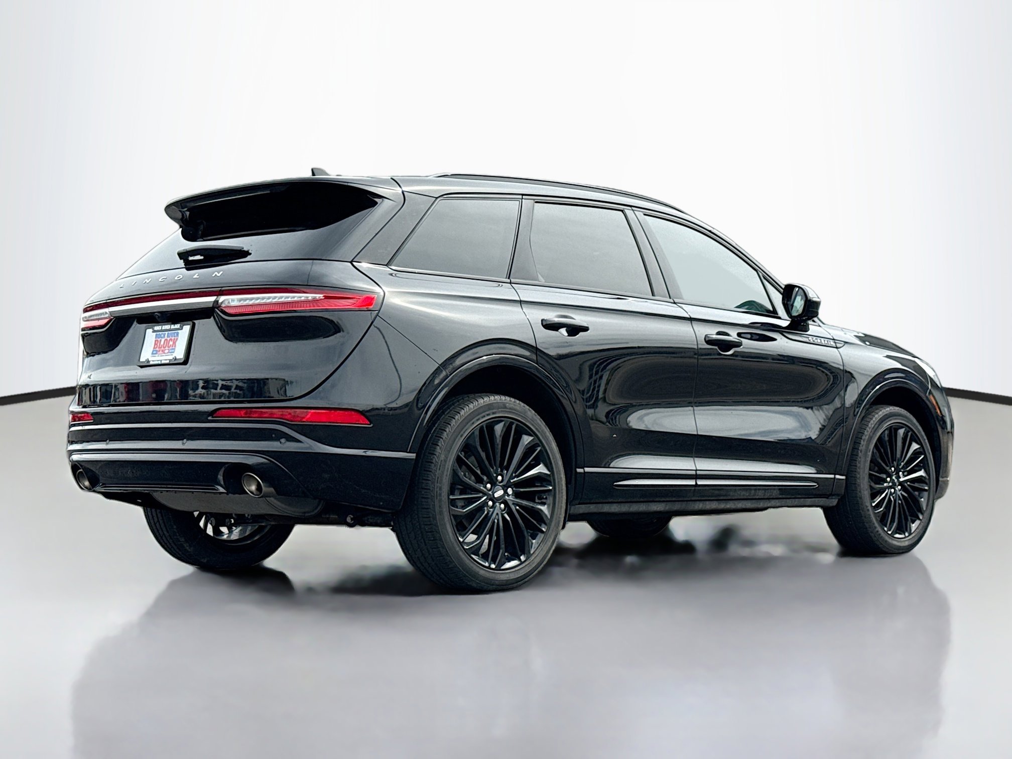 Used 2024 Lincoln Corsair Reserve w/ Equipment Group 201A AWD/4WD video 2