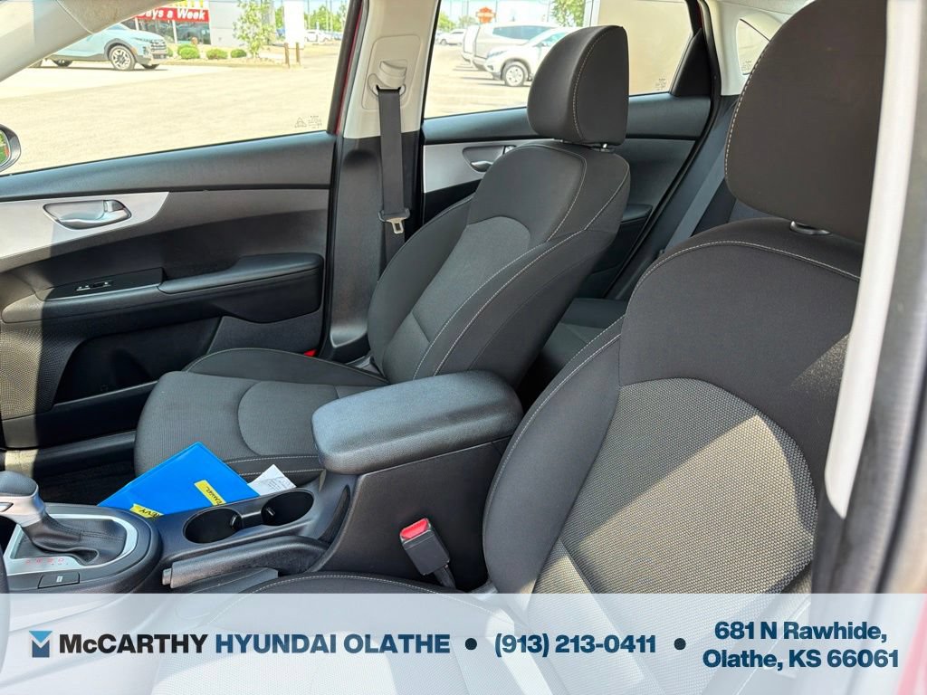 Used 2023 Kia Forte LXS FWD image 4