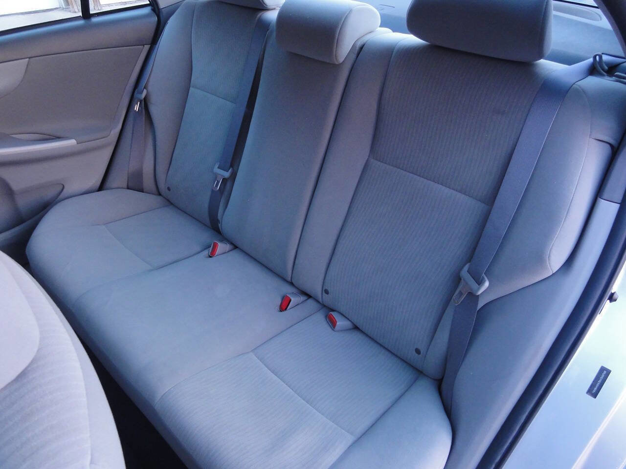 Used 2010 Toyota Corolla LE image 40