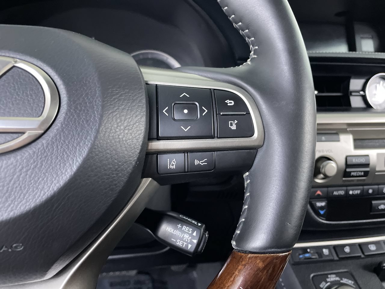 Used 2017 Lexus ES 350 FWD image 28