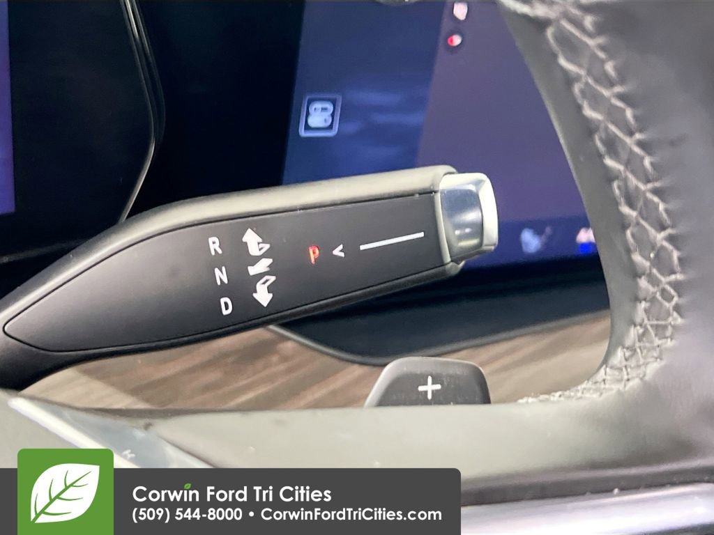 Used 2025 Chevrolet Suburban LT image 10