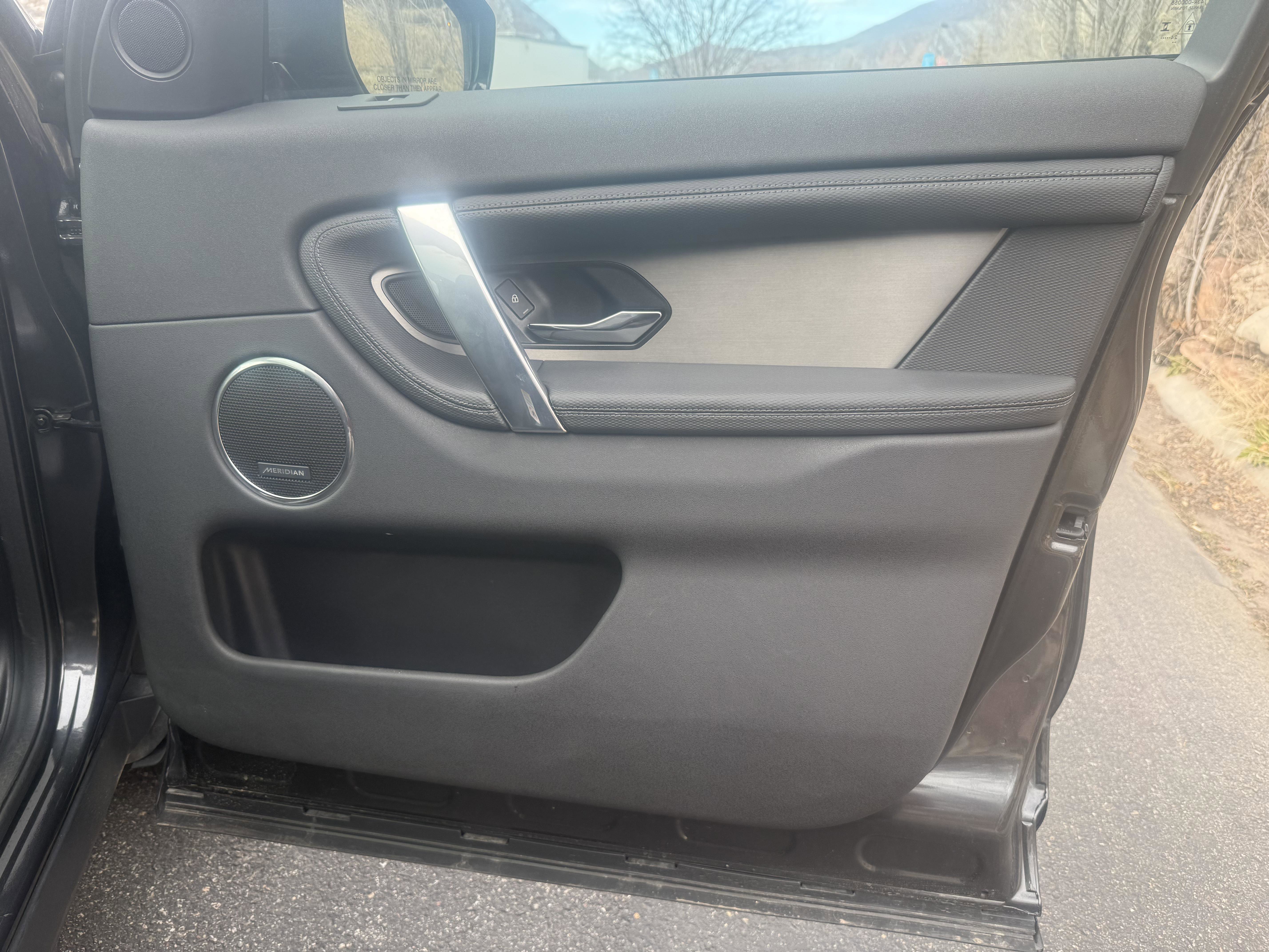 Used 2025 Land Rover Discovery Sport Dynamic SE image 44