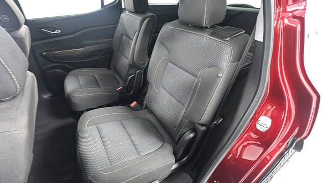 Used 2023 GMC Acadia SLE w/ Driver Convenience Package image 12