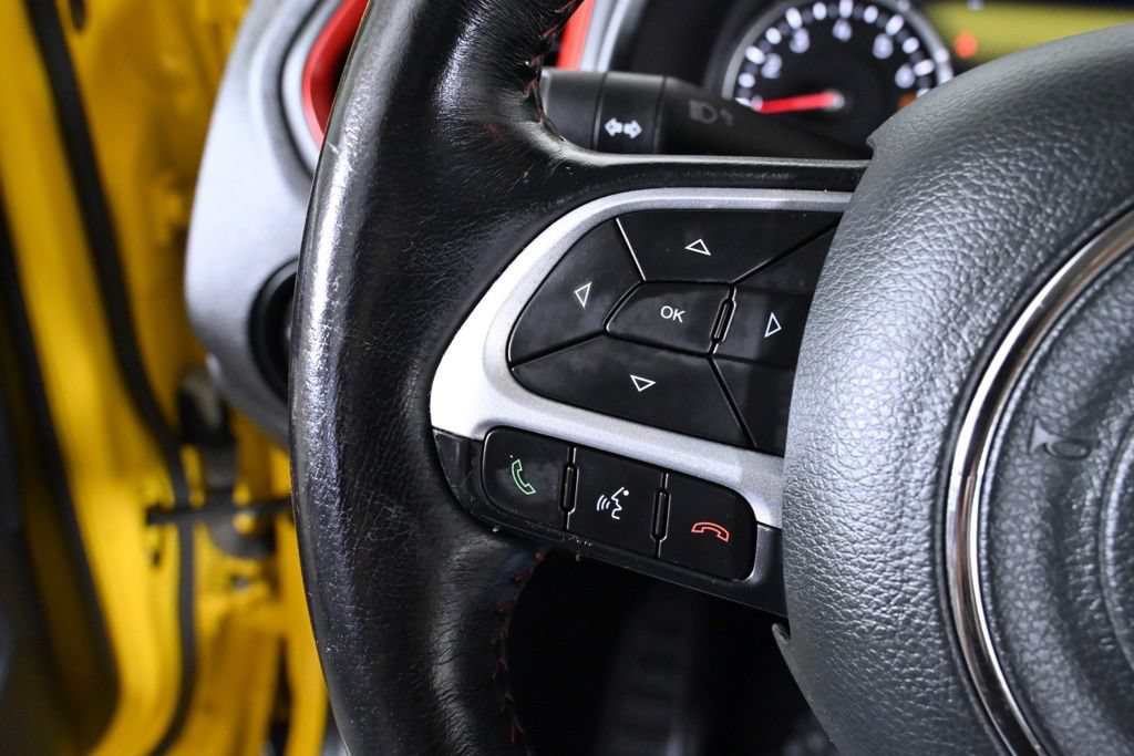 Used 2019 Jeep Renegade Trailhawk AWD/4WD image 13