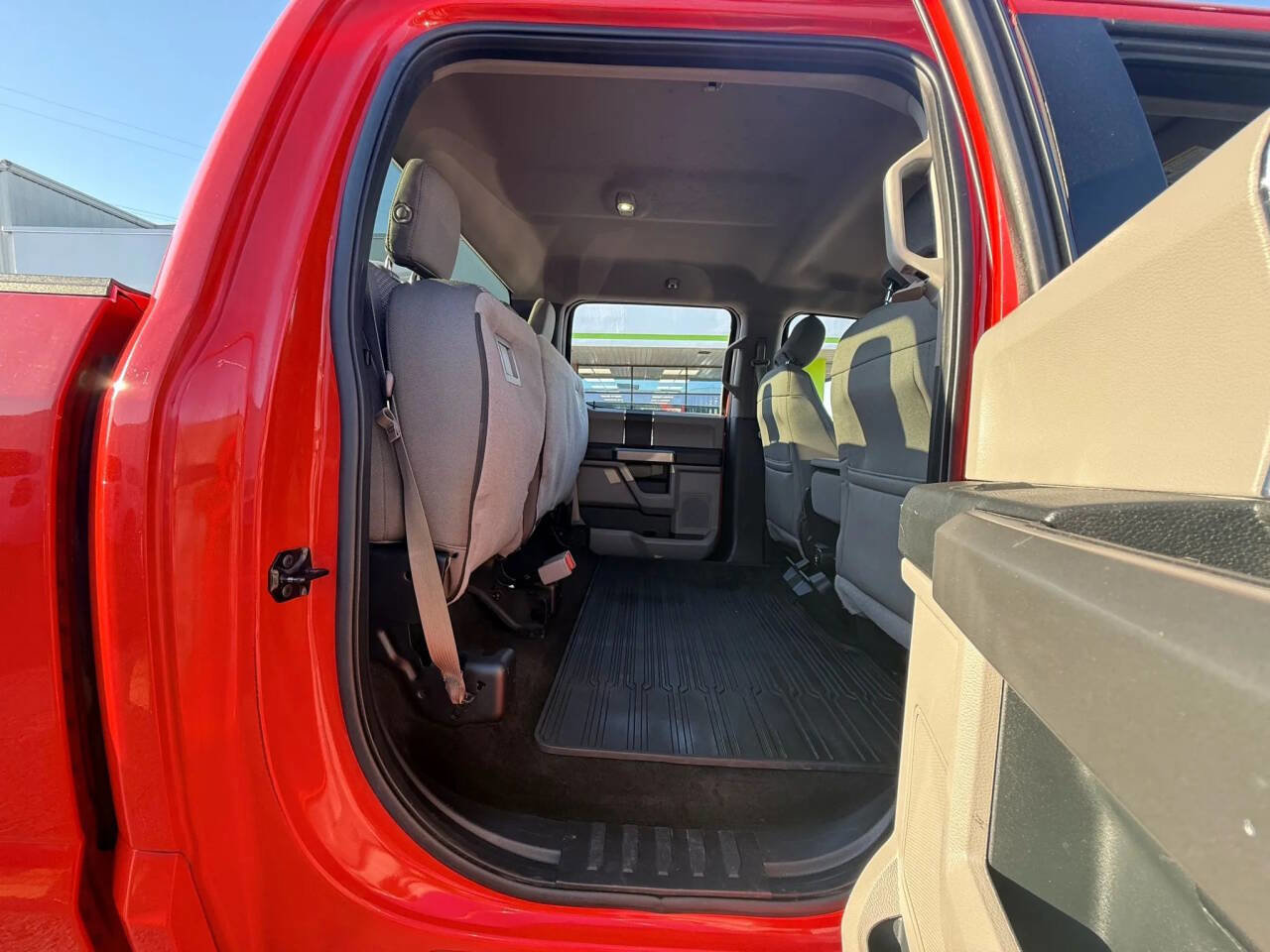 Used 2015 Ford F150 XLT image 27