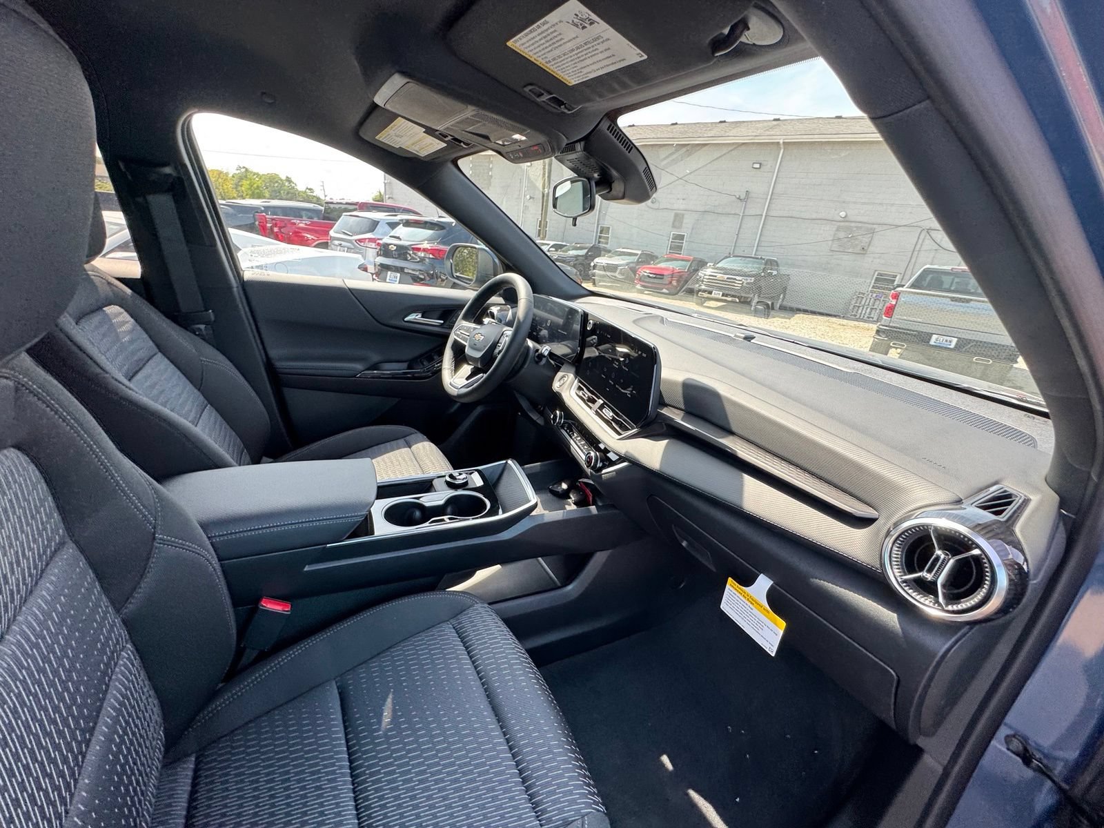 New 2027 Chevrolet Equinox LT AWD/4WD image 32