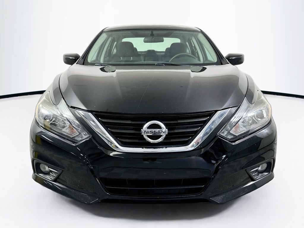 Used 2017 Nissan Altima 2.5 SR w/ Midnight Edition Package FWD image 5