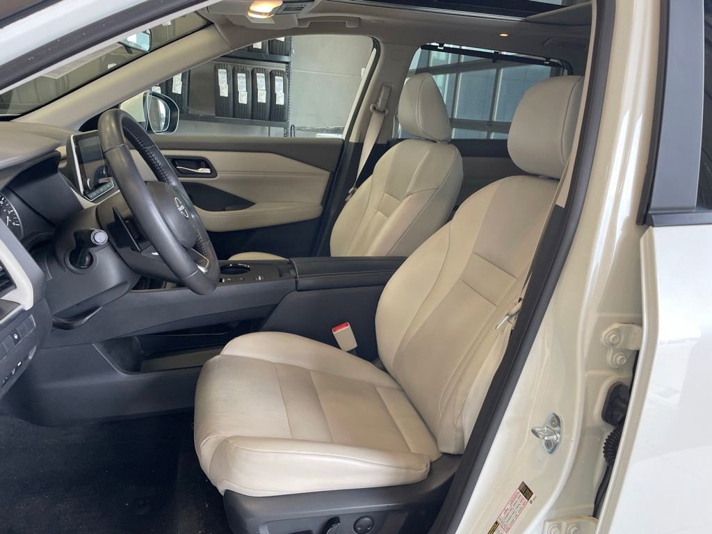 Certified 2023 Nissan Rogue SV w/ SV Premium B Package FWD image 10