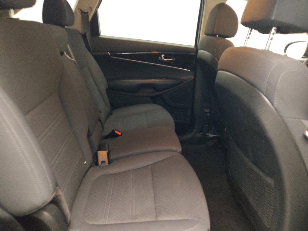 Used 2018 Kia Sorento LX FWD image 19