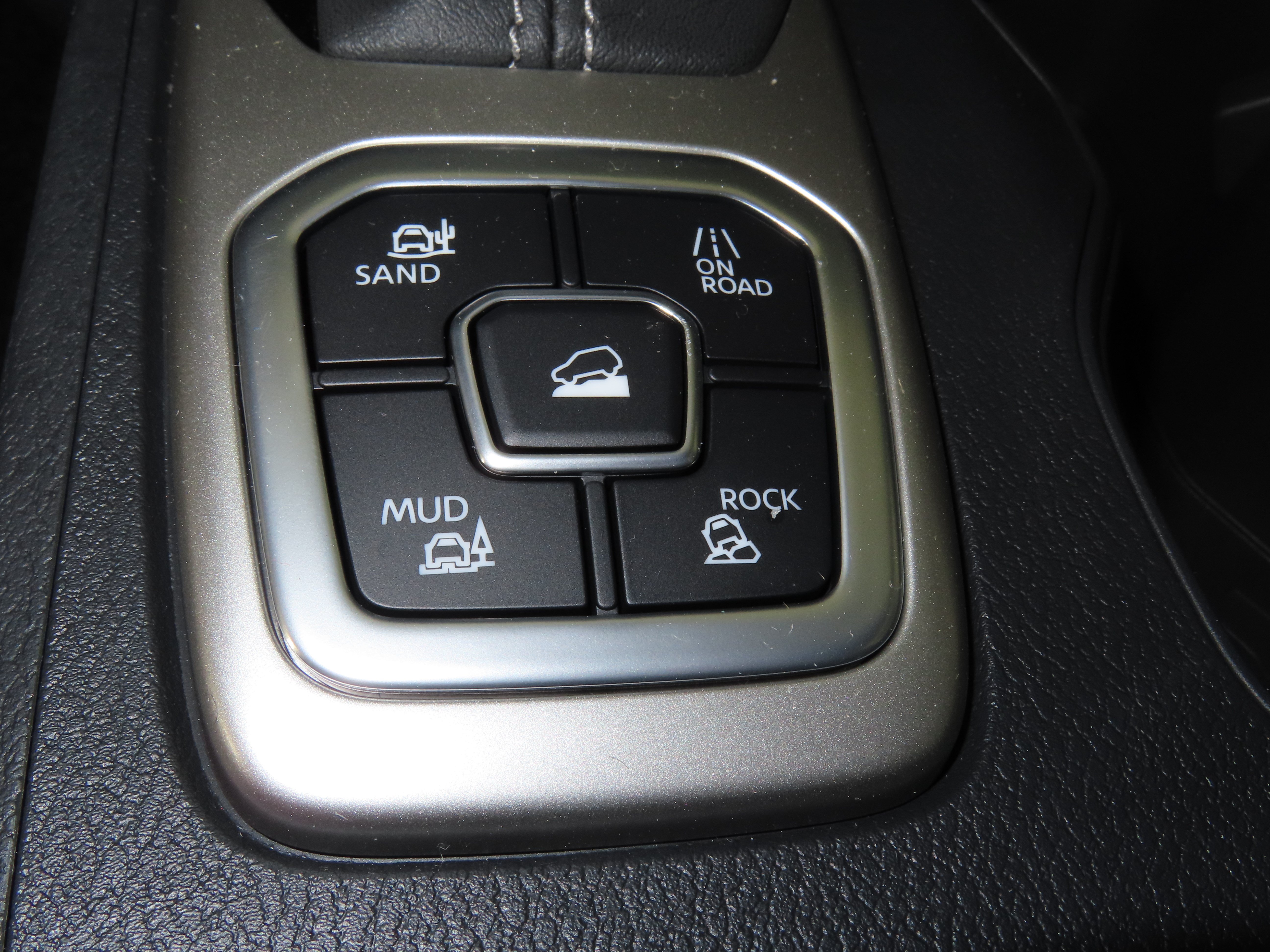 New 2026 Nissan Frontier SV w/ SV Convenience Package AWD/4WD image 33