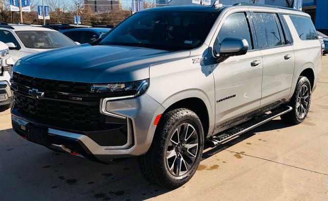 Used 2023 Chevrolet Suburban Z71 w/ Luxury Package image 5