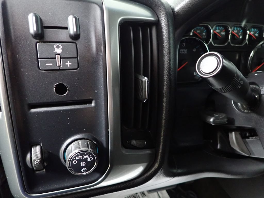 Used 2015 Chevrolet Silverado 1500 LT w/ LT Convenience Package RWD image 21