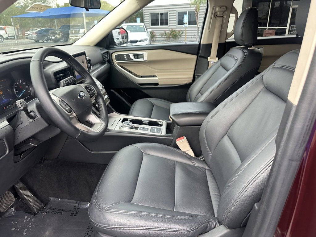 Used 2022 Ford Explorer XLT image 11