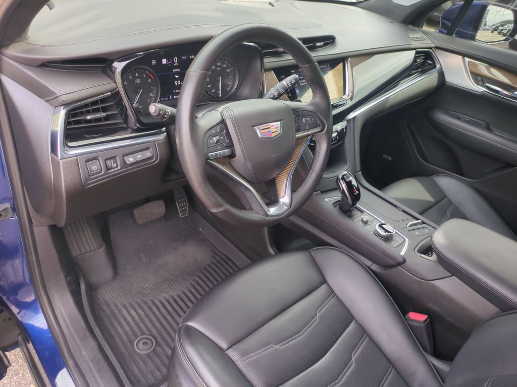 Used 2023 Cadillac XT6 Premium Luxury w/ Platinum Package AWD/4WD image 17