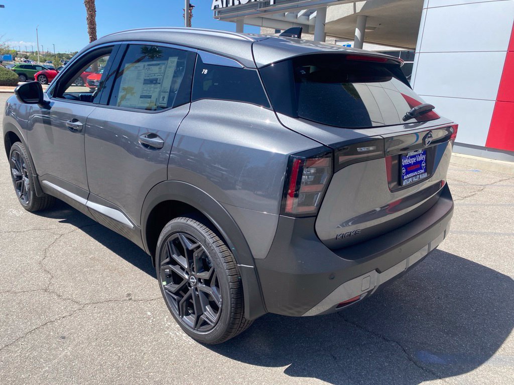 New 2027 Nissan Kicks SR w/ SR Premium Package FWD image 5