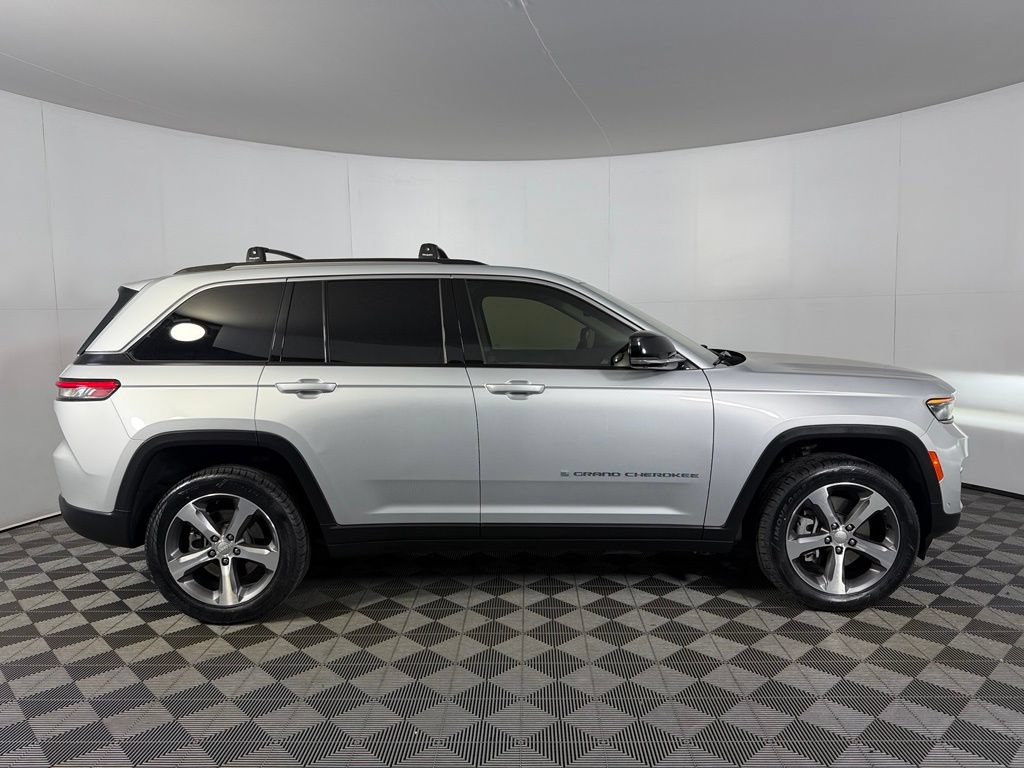 Used 2023 Jeep Grand Cherokee 4WD 4xe w/ Luxury Tech Group II image 6