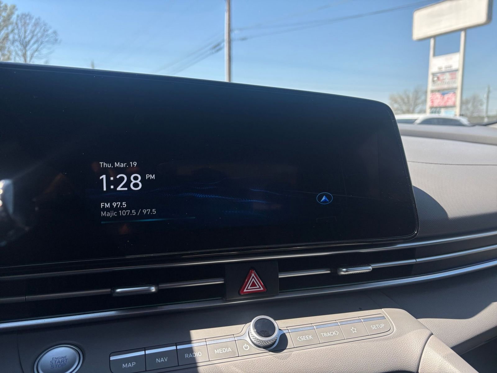 Used 2025 Hyundai Elantra SEL image 21