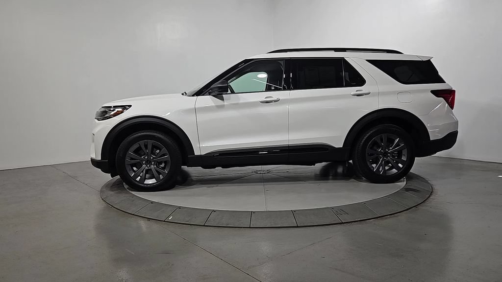 Used 2026 Ford Explorer Active w/ Active Comfort Package AWD/4WD image 2