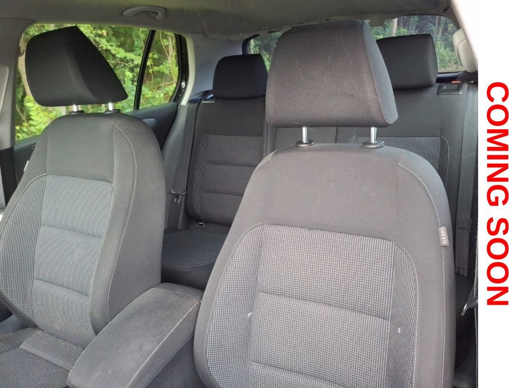 Used 2012 Volkswagen Golf 4-Door FWD image 12