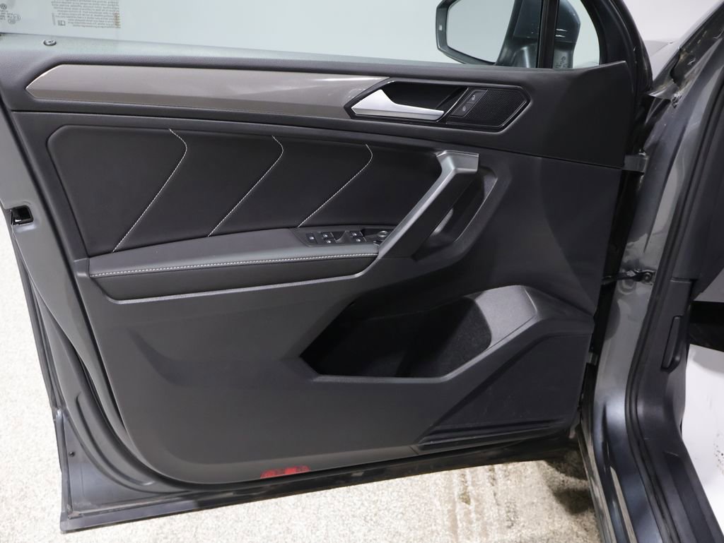 Used 2022 Volkswagen Tiguan SE image 13