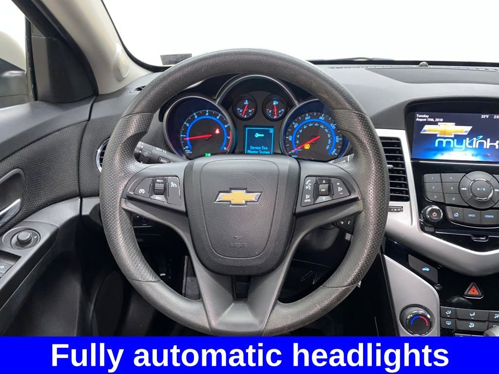 Used 2016 Chevrolet Cruze LT w/ Technology Package image 13
