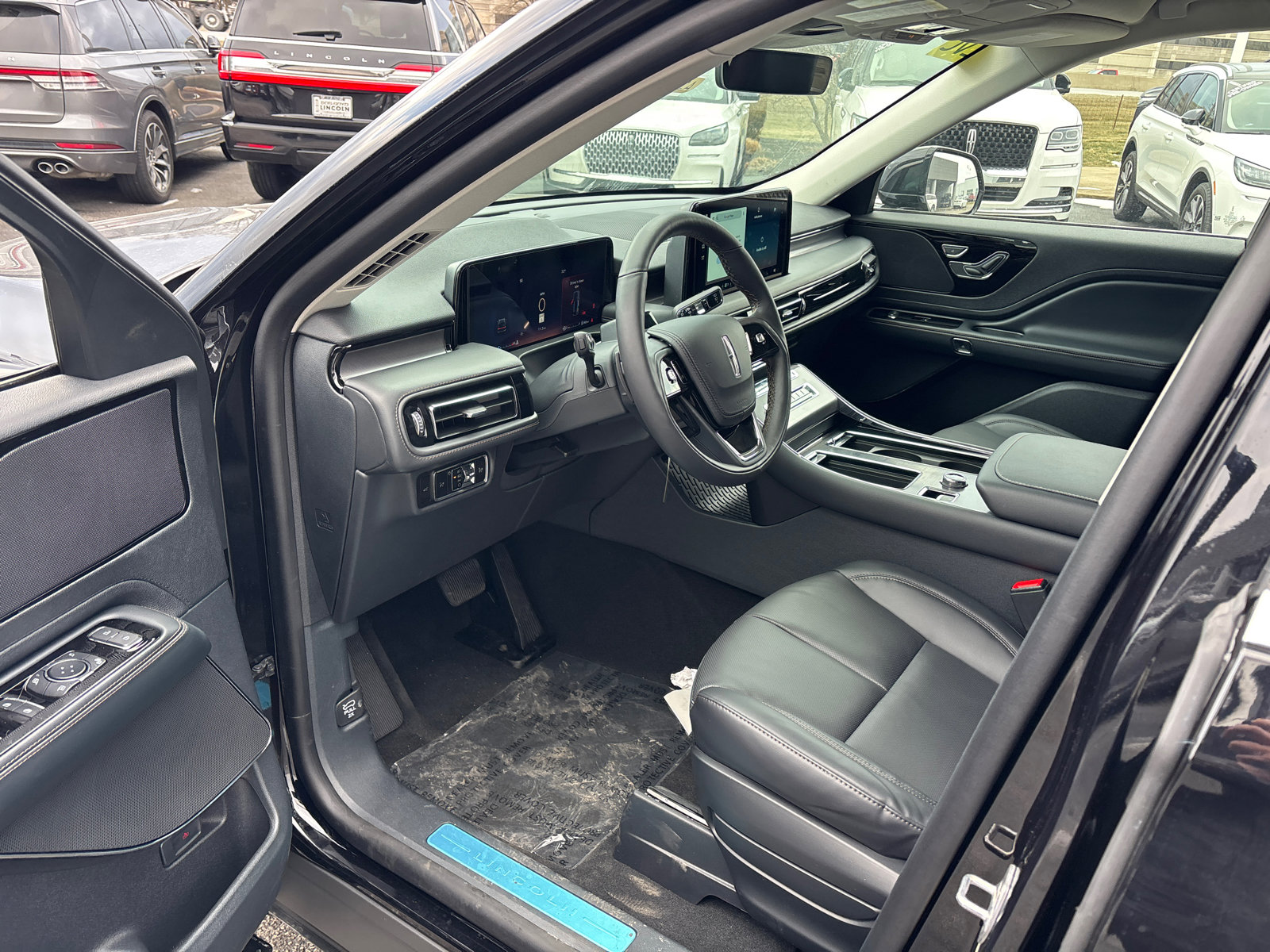 New 2026 Lincoln Aviator AWD image 24