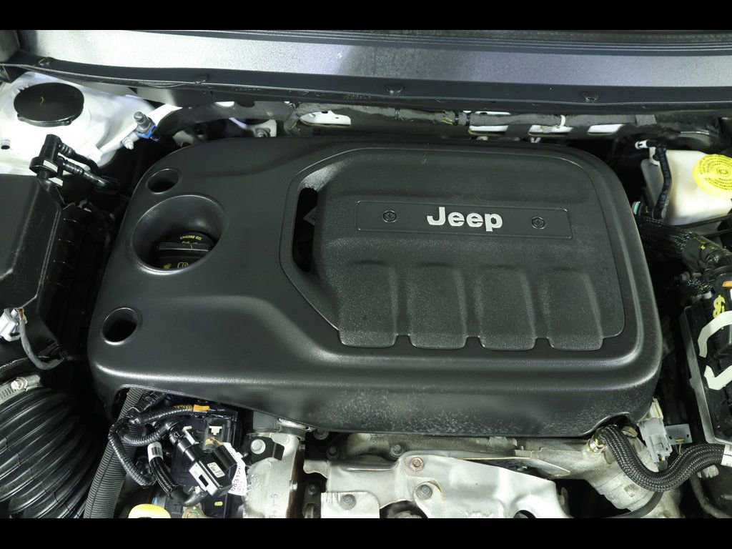 Used 2019 Jeep Cherokee Limited AWD/4WD image 17