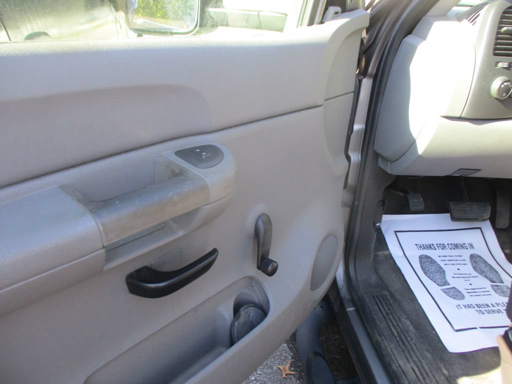 Used 2008 GMC Sierra 1500 W/T w/ Work Truck Preferred Package RWD image 10