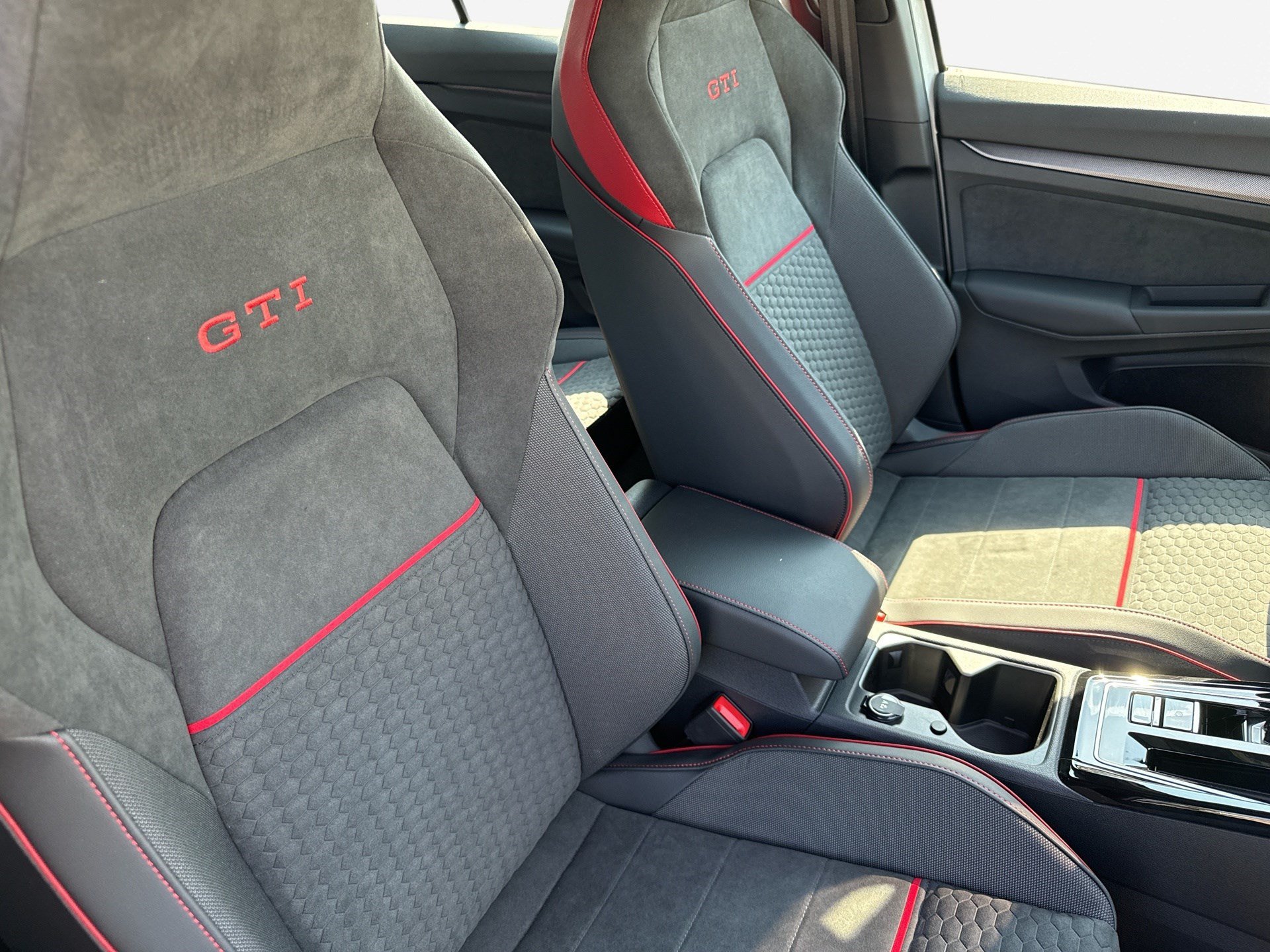 New 2026 Volkswagen GTI SE FWD image 26