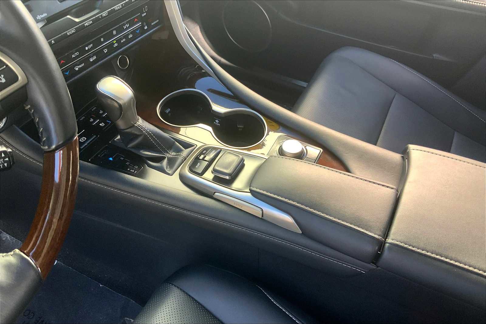 Used 2017 Lexus RX 450h AWD image 16