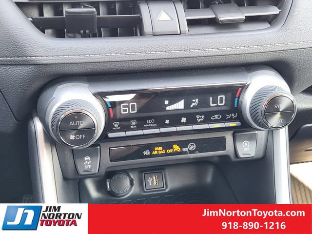 Used 2025 Toyota RAV4 XLE w/ Convenience Package FWD image 21