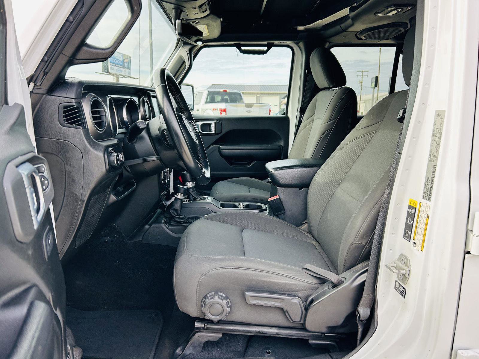 Used 2022 Jeep Gladiator Sport image 3