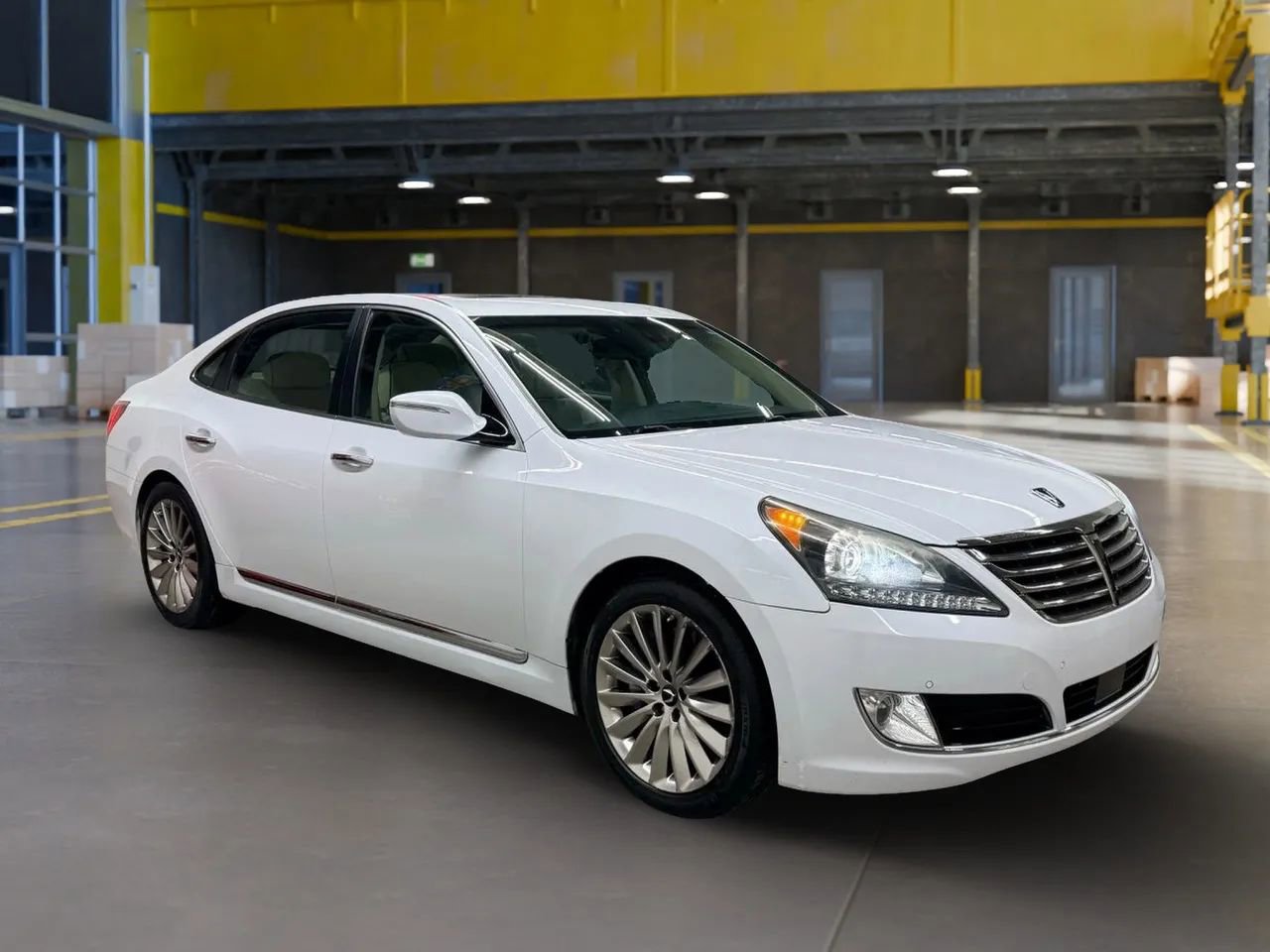 Used 2014 Hyundai Equus Signature RWD image 5