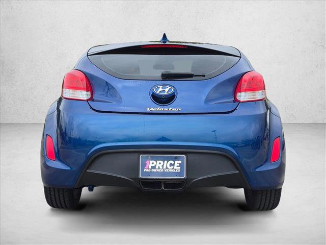 Used 2016 Hyundai Veloster FWD image 7