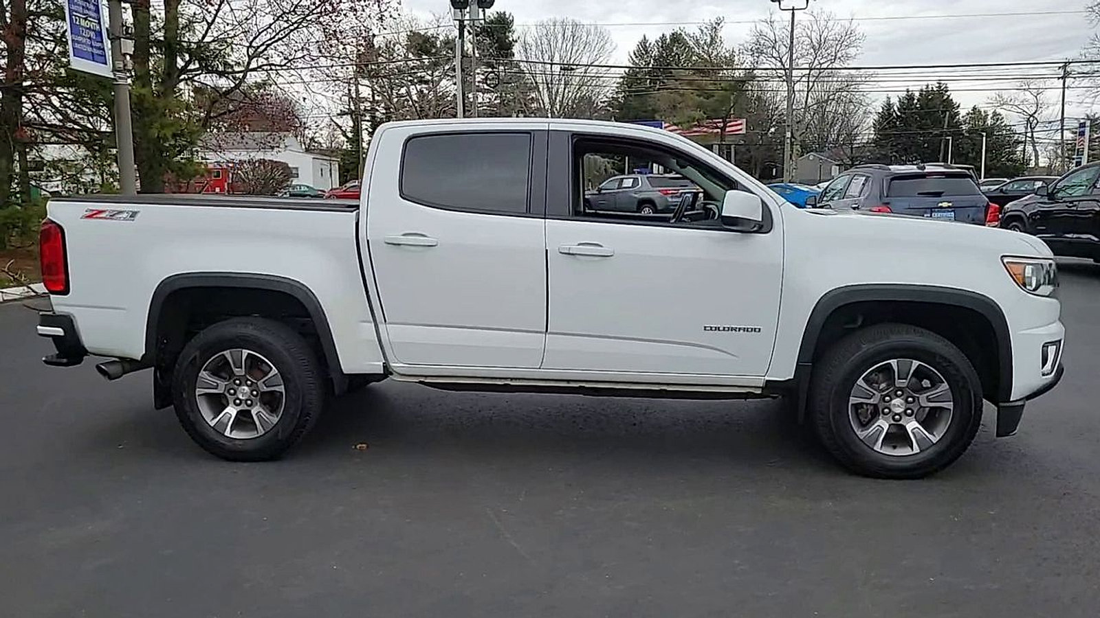 Used 2015 Chevrolet Colorado Z71 AWD/4WD image 9