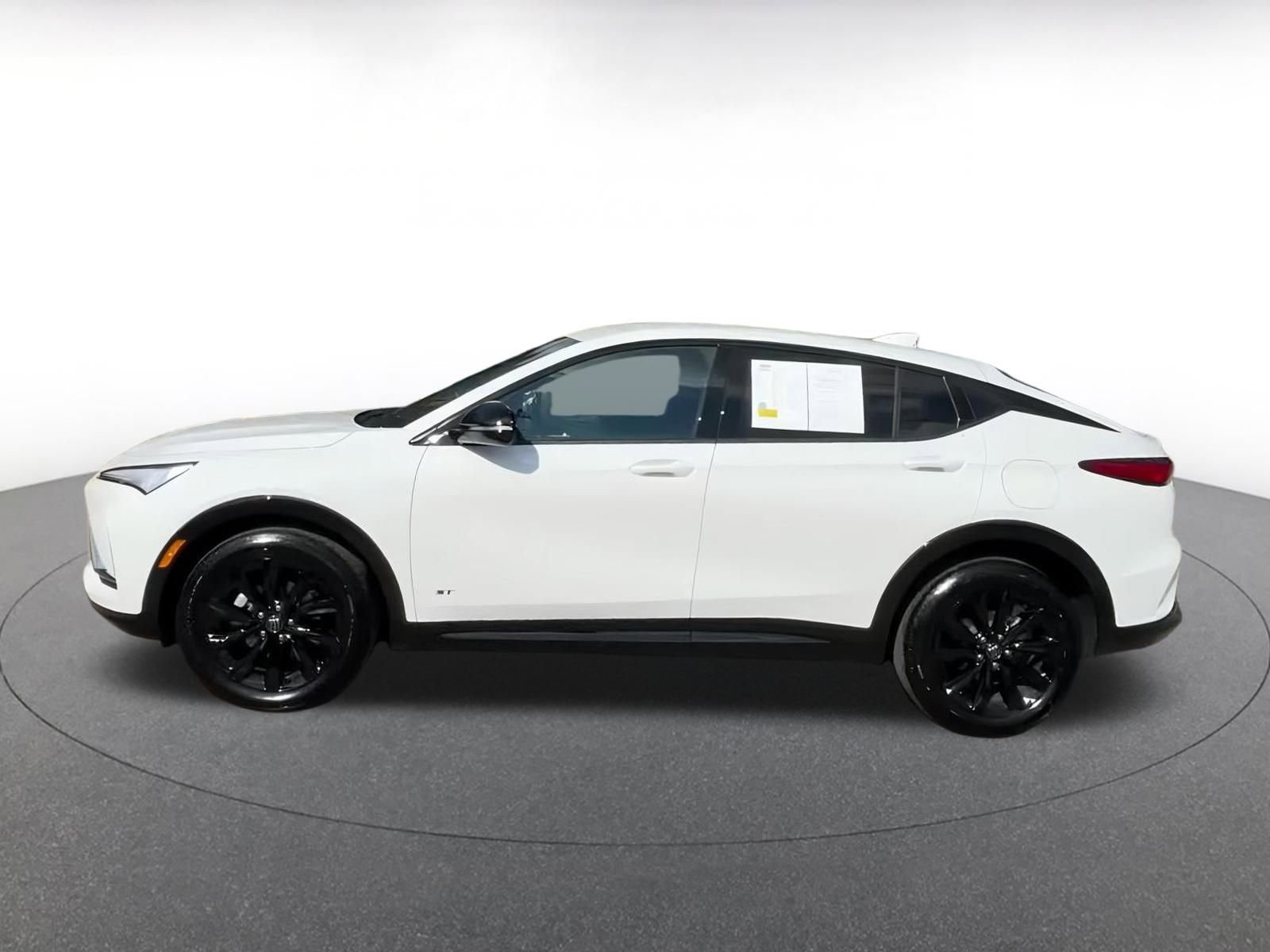 Used 2025 Buick Envista Sport Touring image 9