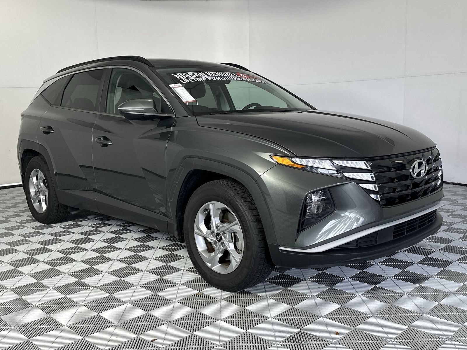 Used 2022 Hyundai Tucson SEL FWD image 2