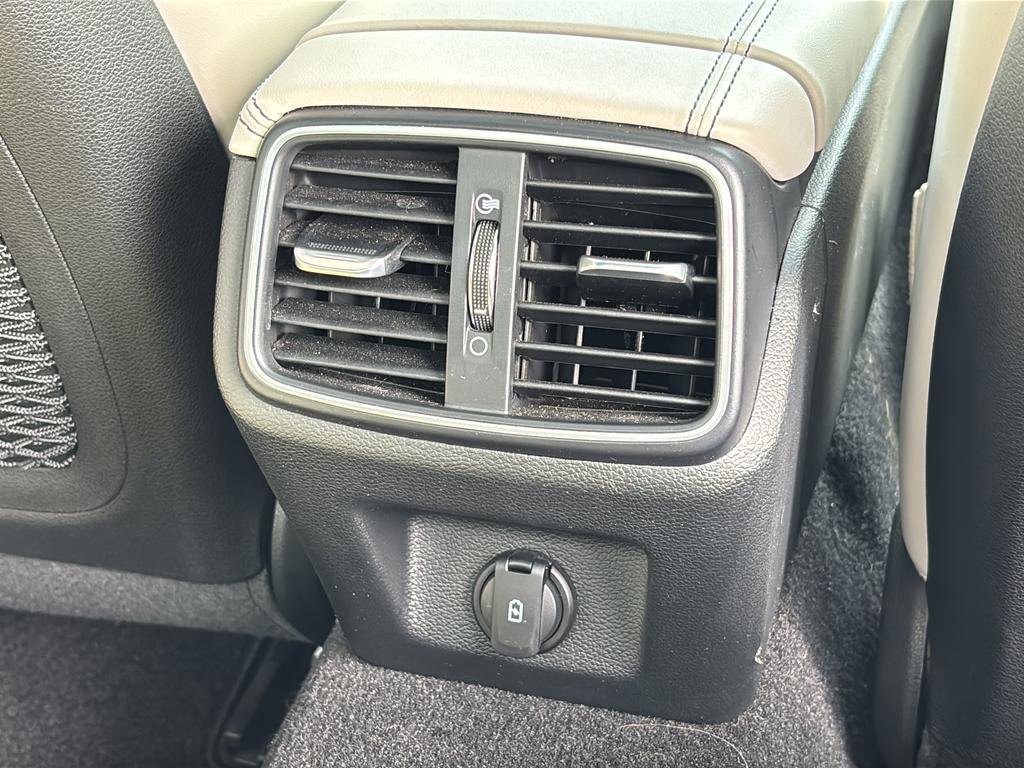 Used 2023 Genesis G70 3.3T w/ Sport Prestige Package image 43